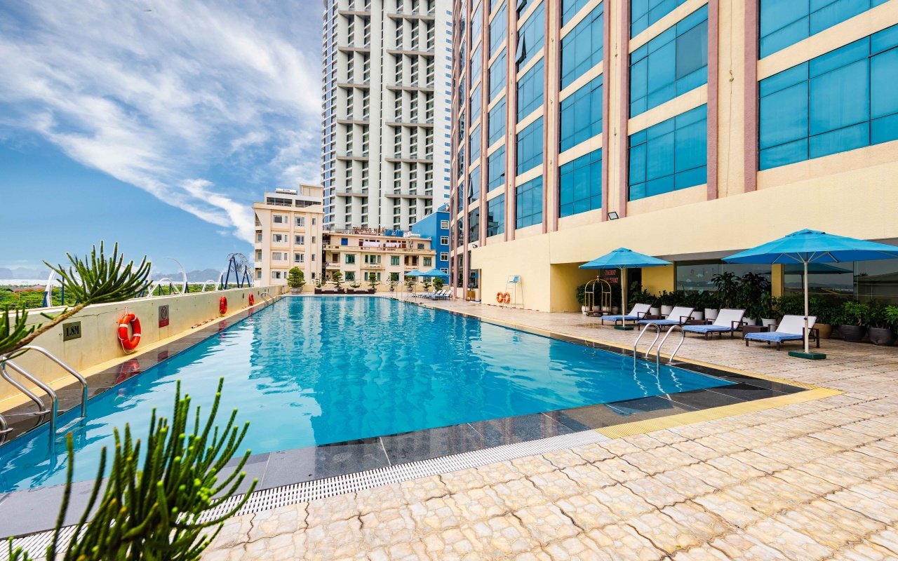 Mường Thanh Luxury Quảng Ninh - Hồ bơi